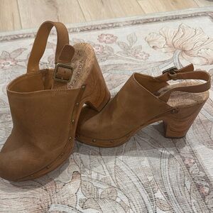Kork-Ease Tan Leather Slingback Clogs with Wood Heel